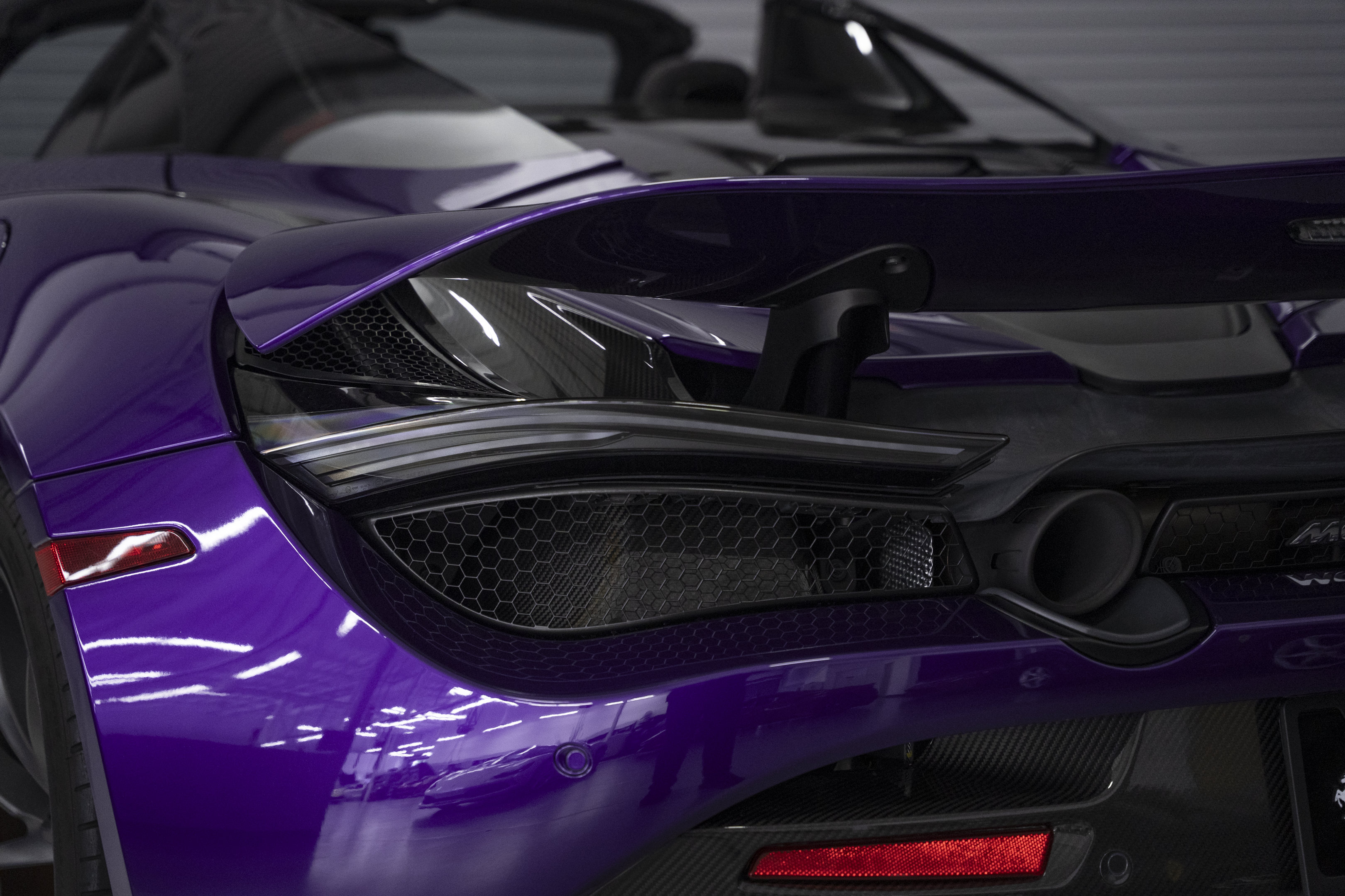 Used 2022 McLaren 720S Spider RWD image 25