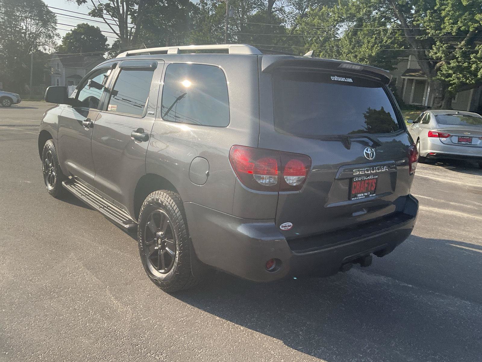 Used 2018 Toyota Sequoia SR5 w/ Premium Package AWD/4WD image 3