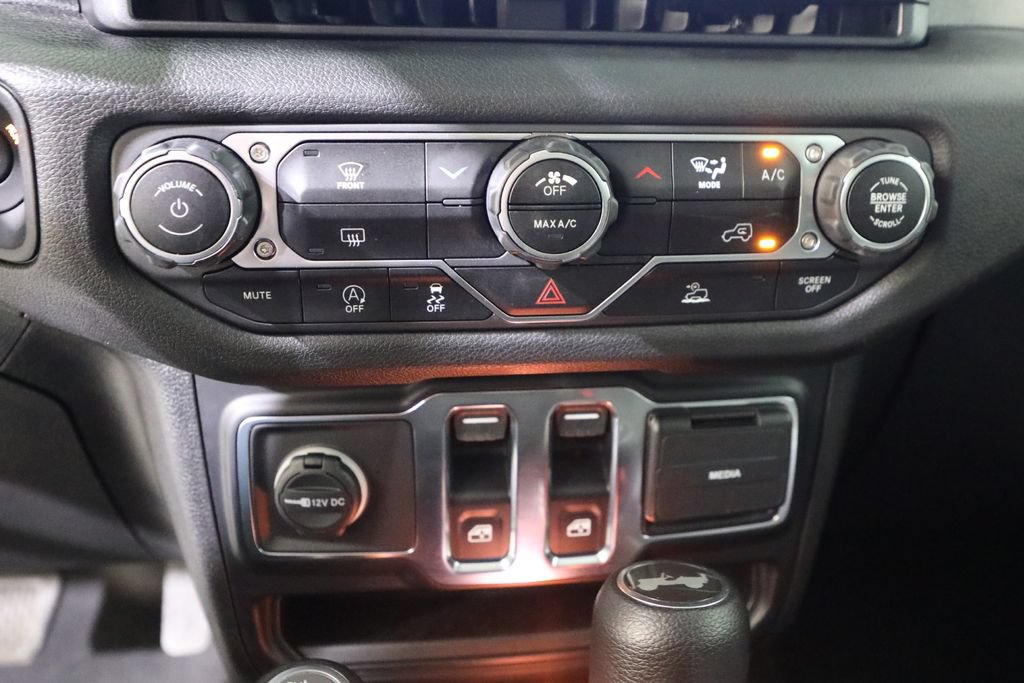 Used 2024 Jeep Wrangler Sport AWD/4WD image 6
