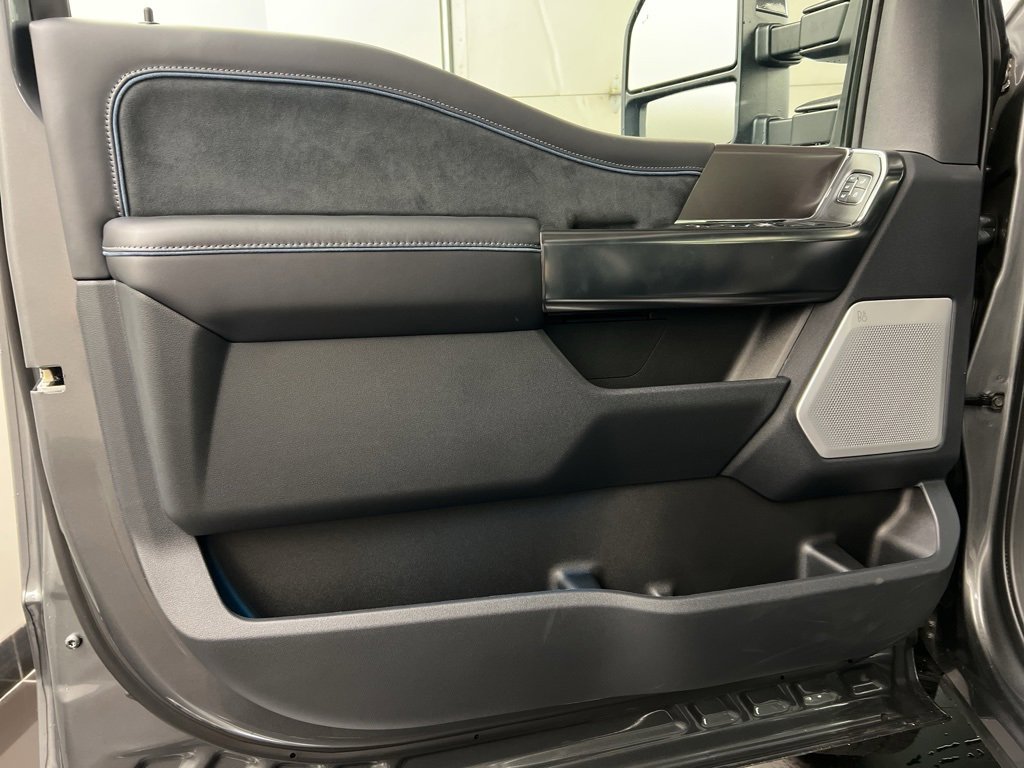 New 2026 Ford F250 Platinum image 34