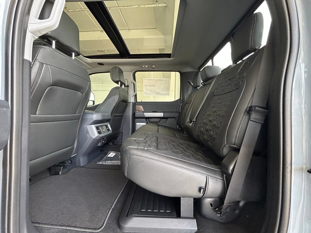 New 2026 Ford F250 Lariat w/ Black Appearance Package AWD/4WD image 35