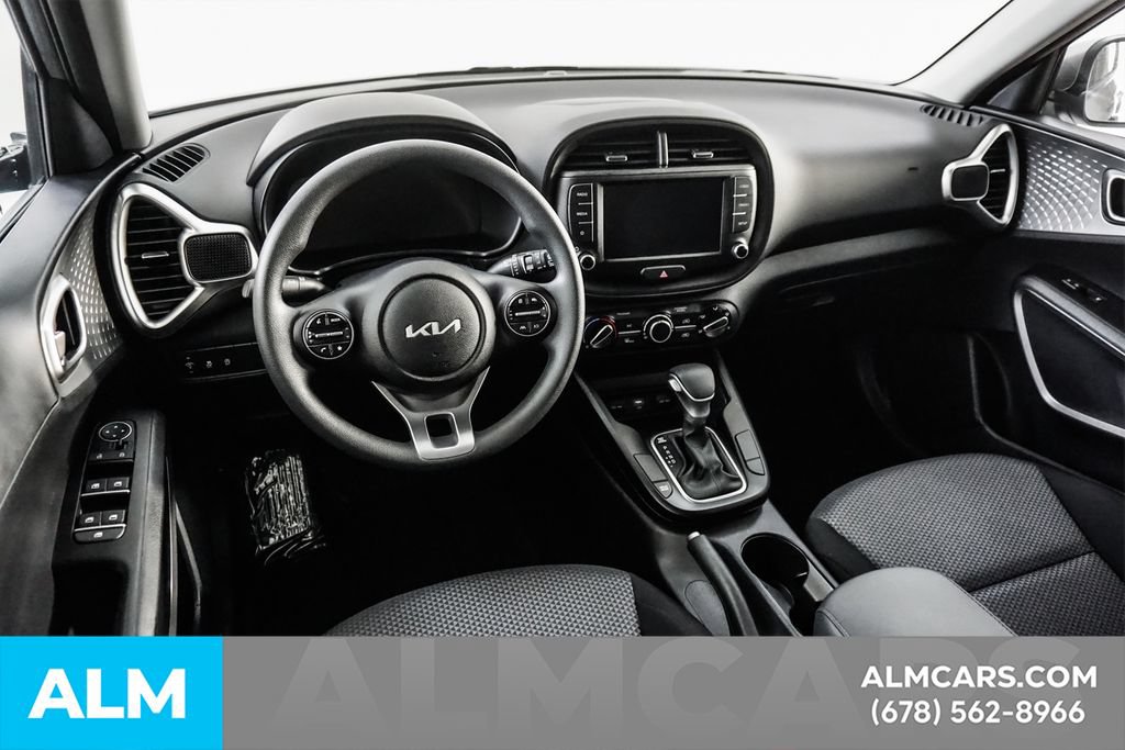Used 2025 Kia Soul LX FWD image 22