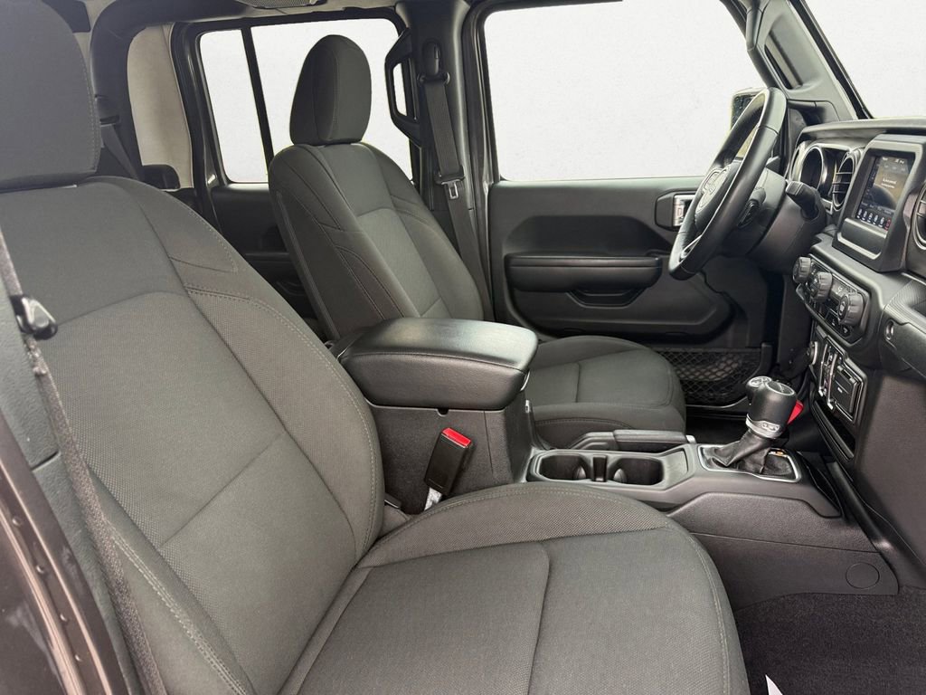 Used 2021 Jeep Gladiator Sport image 15