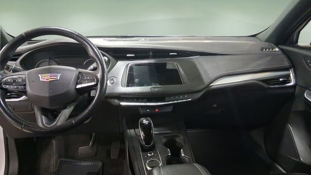 Used 2022 Cadillac XT4 Premium Luxury w/ Safety Alert Package image 10