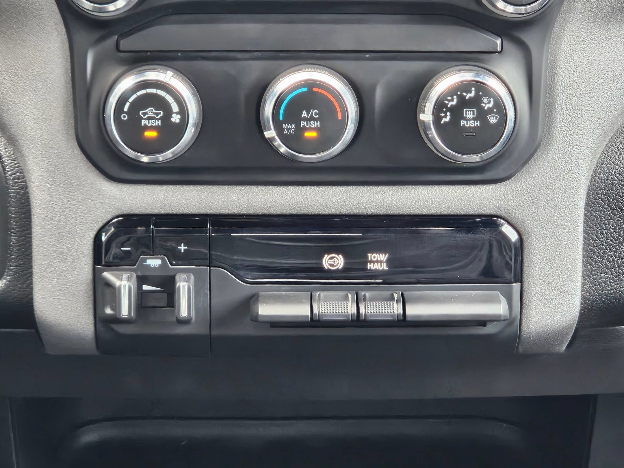 Used 2024 RAM 3500 Tradesman AWD/4WD image 13