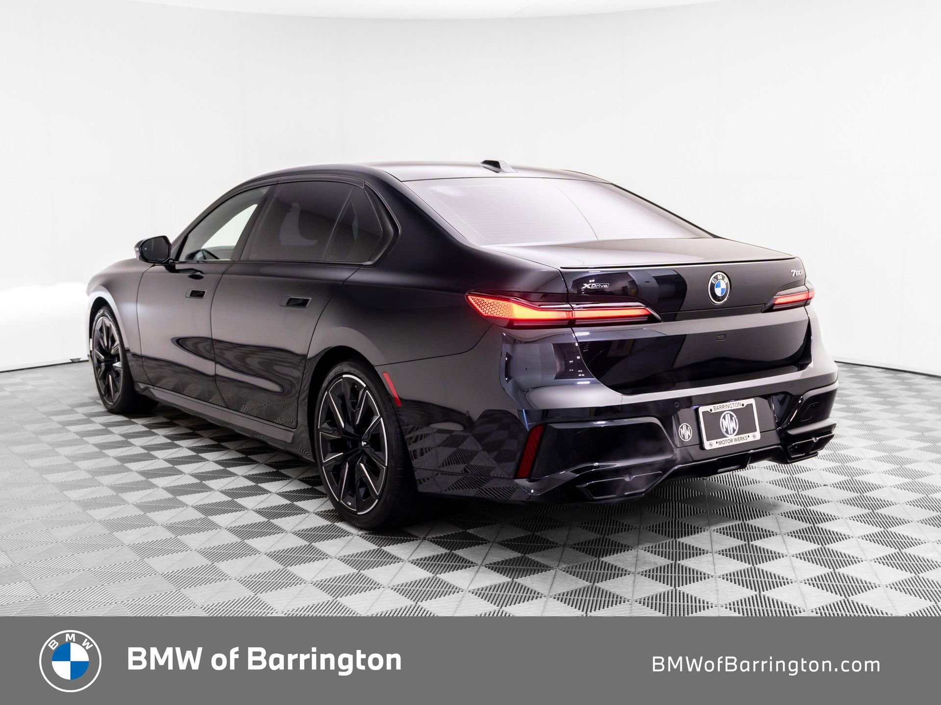 Used 2025 BMW 760i xDrive AWD/4WD image 3
