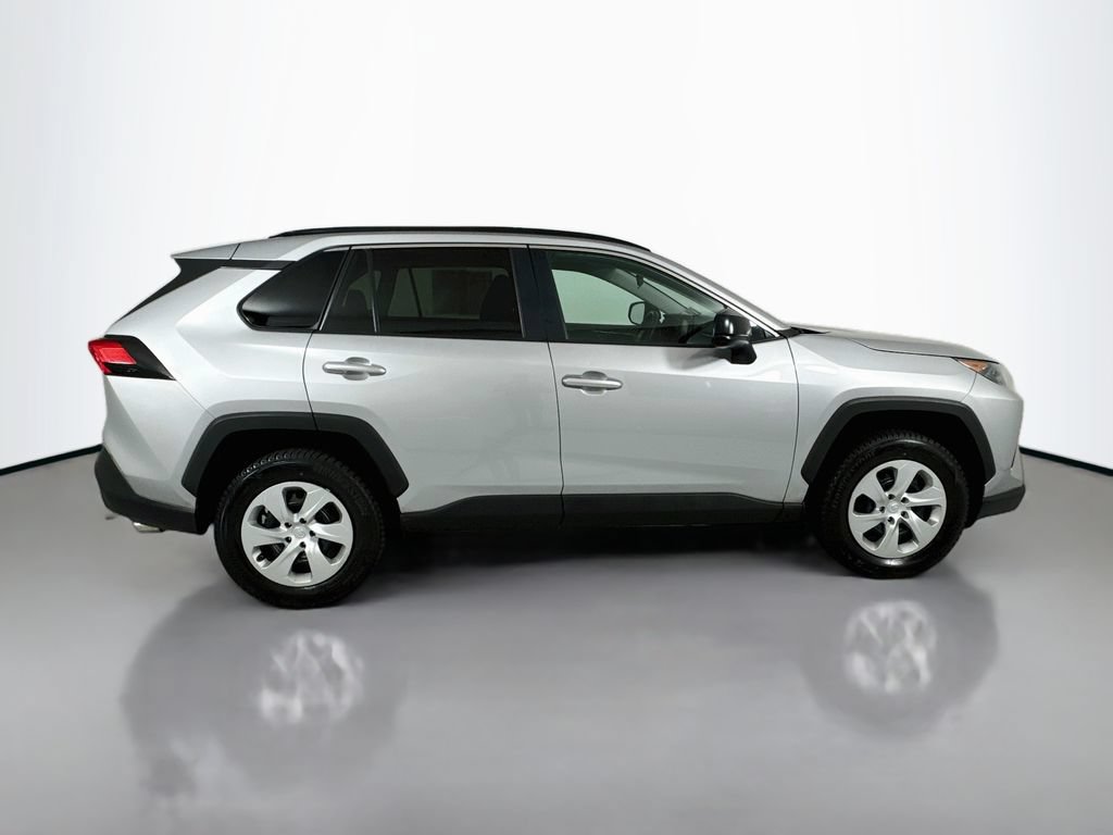 Used 2021 Toyota RAV4 LE AWD/4WD image 9