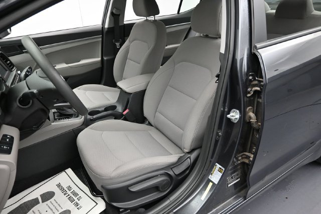 Used 2020 Hyundai Elantra SE FWD image 11