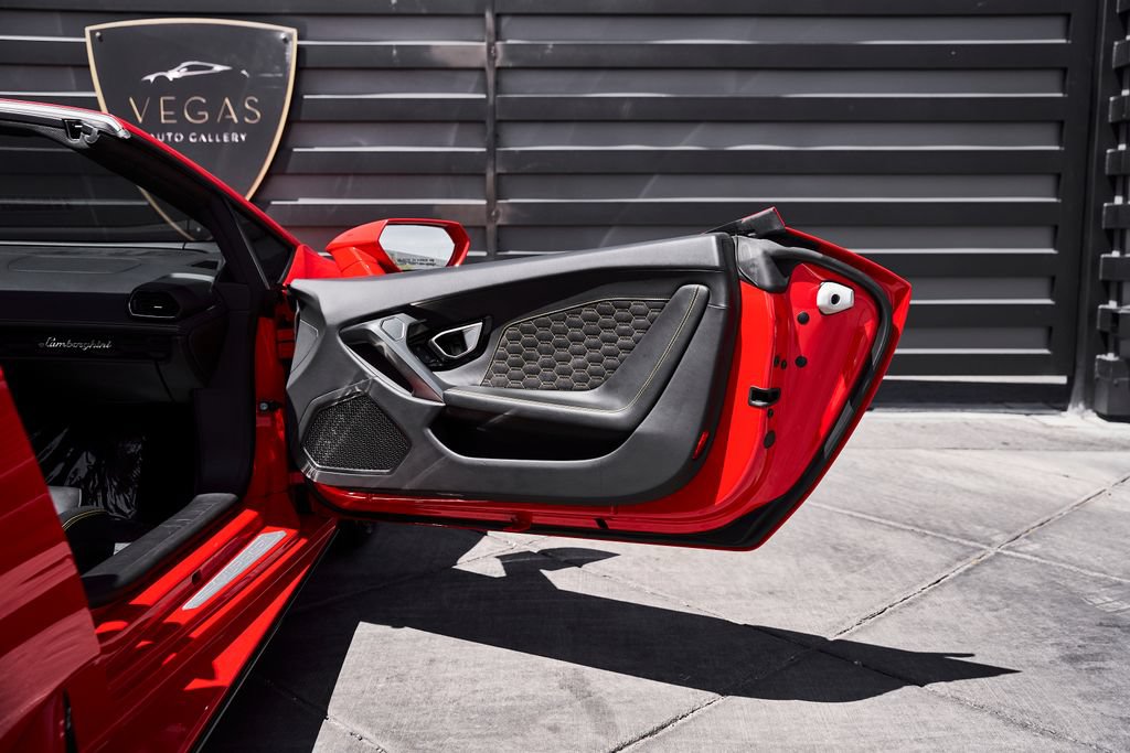 Used 2023 Lamborghini Huracan EVO RWD image 26