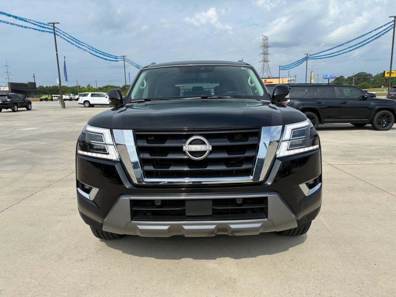 Used 2021 Nissan Armada SV w/ SV Appearance Package RWD image 3