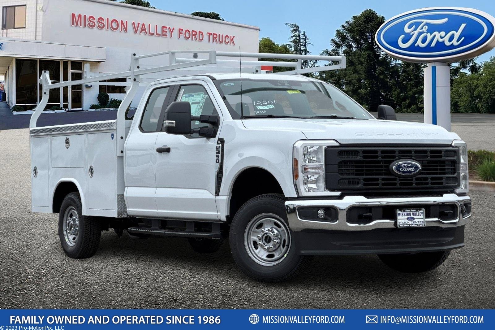 New 2026 Ford F250 XL w/ XL Chrome Package image 1