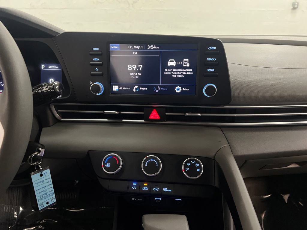Used 2023 Hyundai Elantra SE w/ Cargo Package FWD image 20