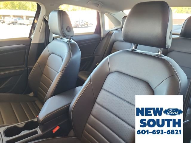 Used 2024 Volkswagen Jetta SE image 11