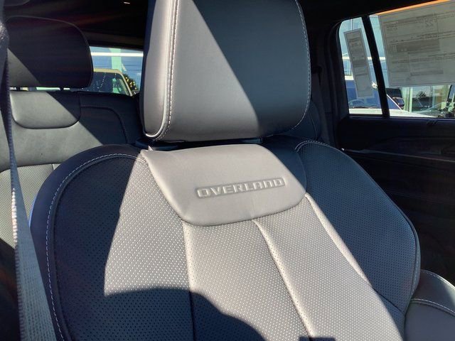 New 2025 Jeep Grand Cherokee Overland w/ Luxury Tech Group IV image 40