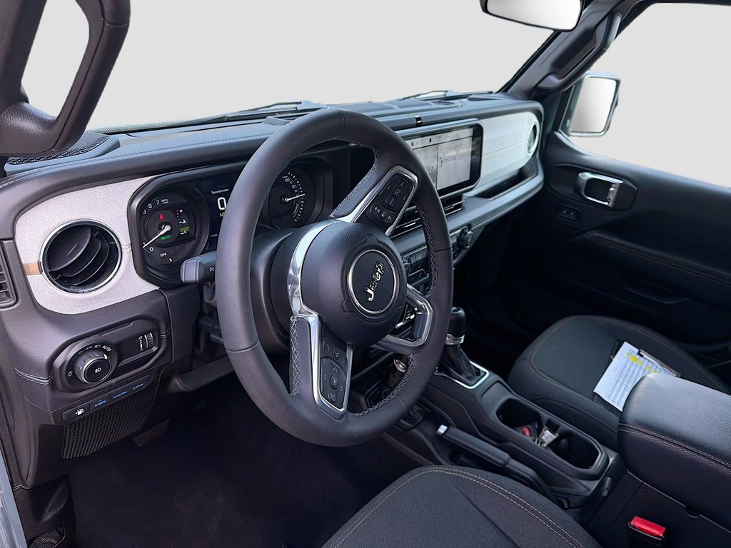 Used 2025 Jeep Wrangler Unlimited Sahara image 9