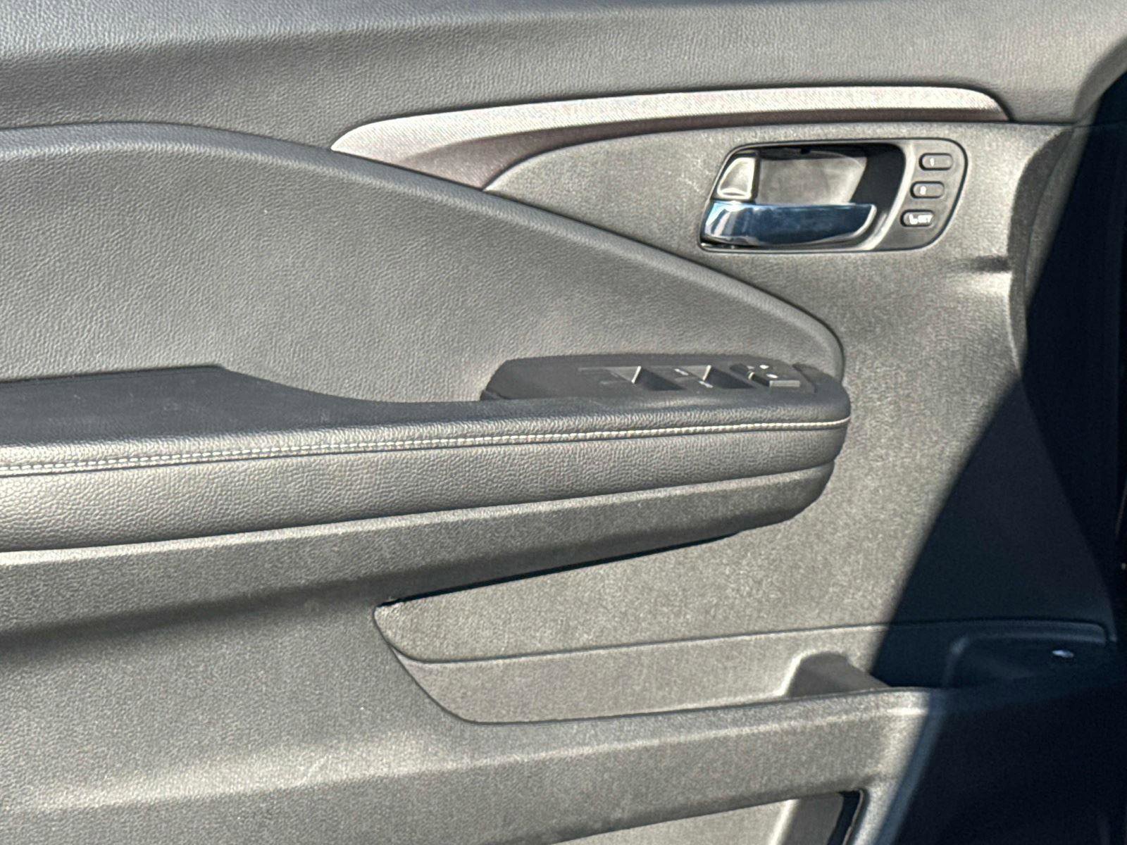 Certified 2025 Honda Ridgeline RTL image 18