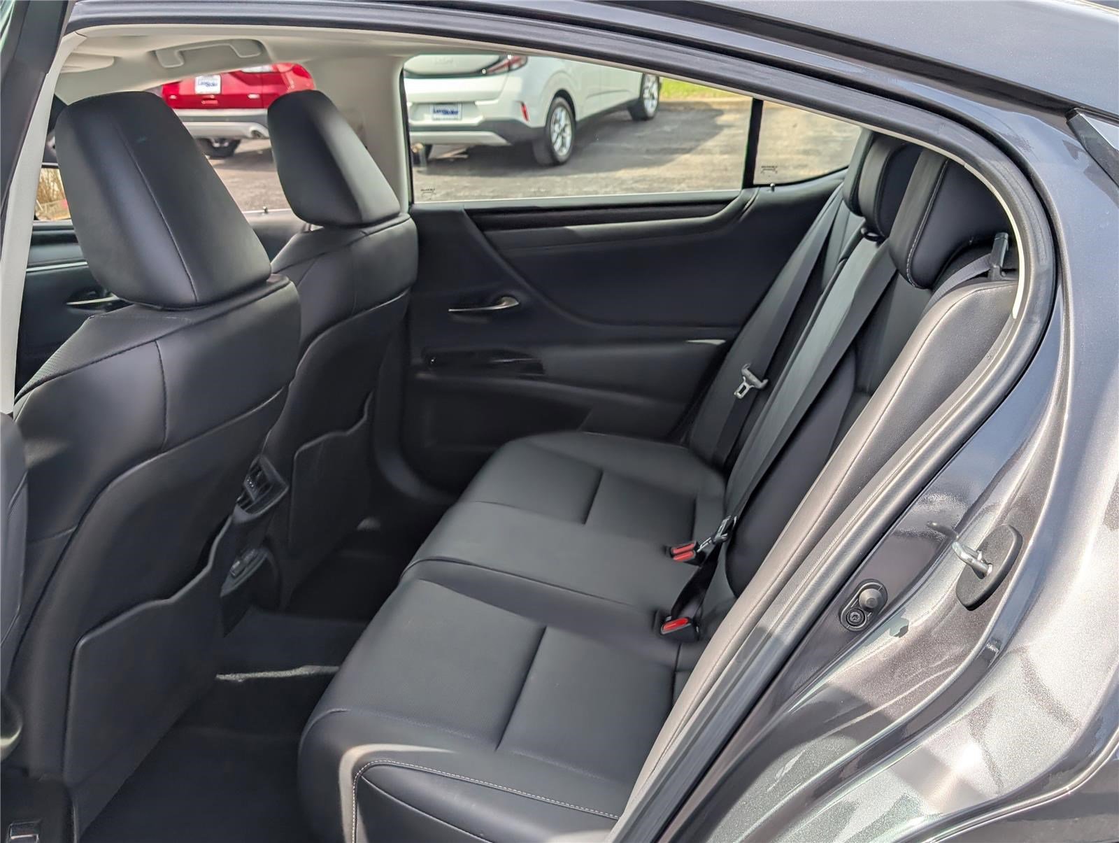 Used 2025 Lexus ES 350 w/ Premium Package image 15