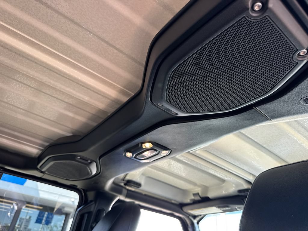 Used 2021 Jeep Wrangler Unlimited Sahara w/ Cold Weather Group AWD/4WD image 19