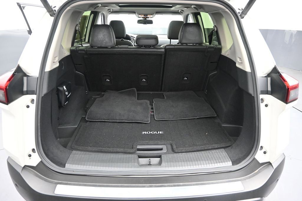 Used 2023 Nissan Rogue SL w/ SL Premium Package FWD image 11