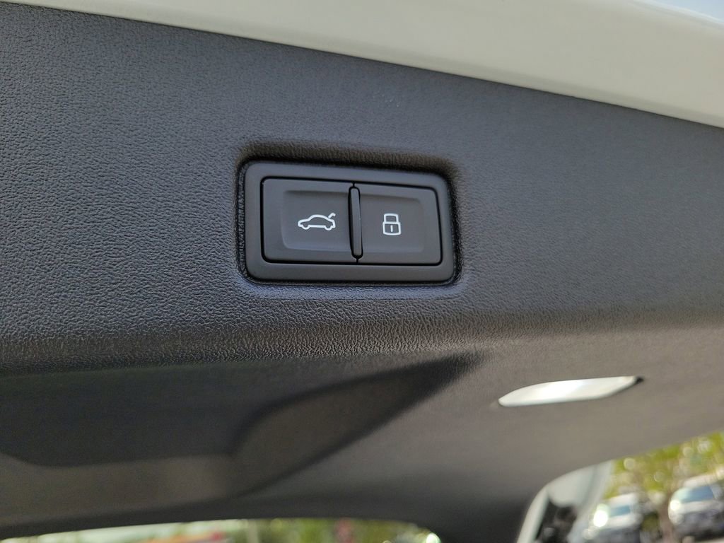 New 2025 Audi Q5 Prestige image 31