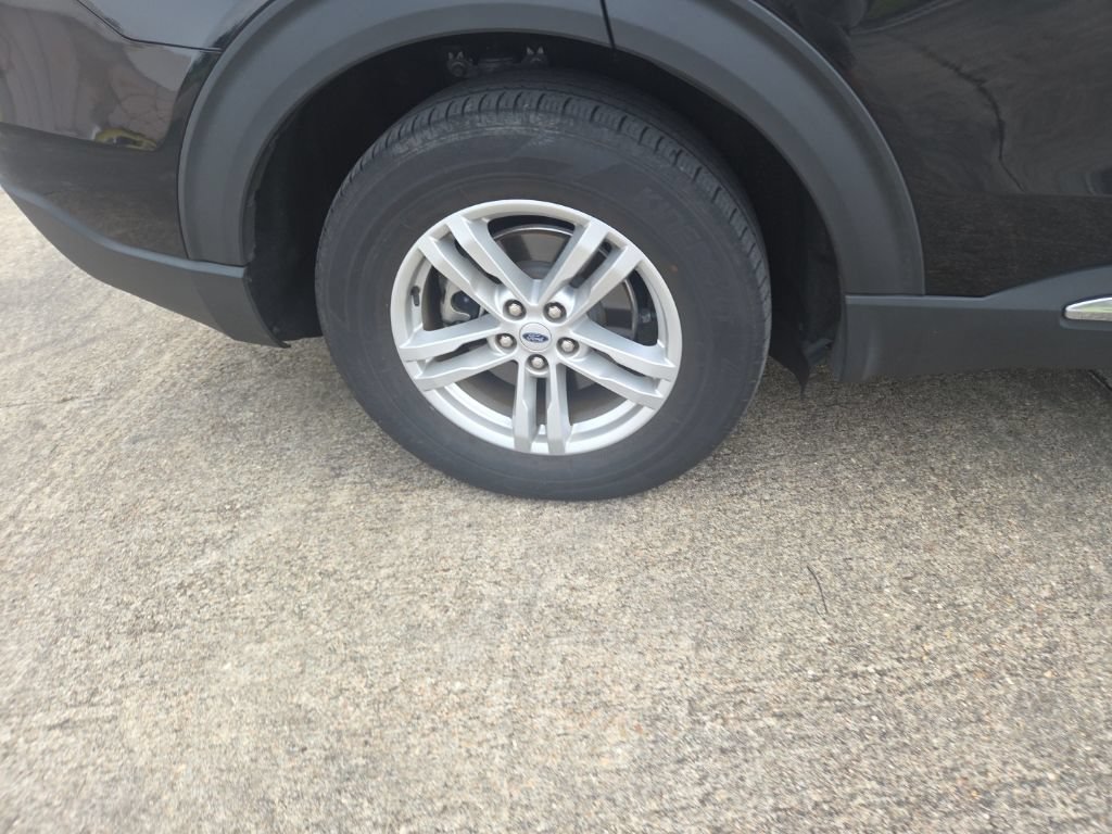 Used 2023 Ford Explorer XLT RWD image 14
