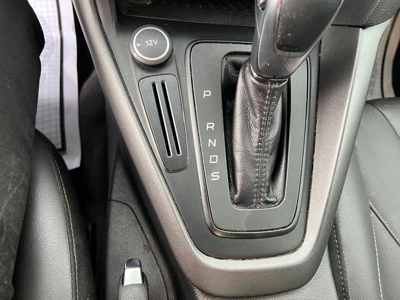 Used 2015 Ford Focus SE w/ Equipment Group 201A FWD image 17