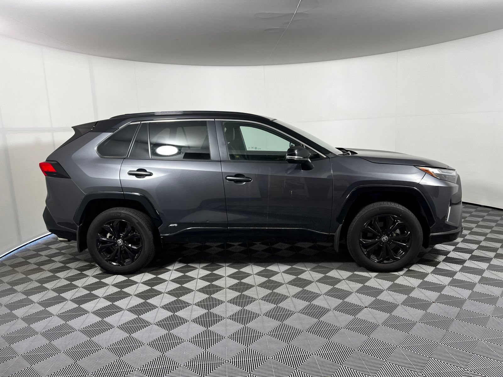 Certified 2024 Toyota RAV4 XSE w/ Weather Package AWD/4WD image 4