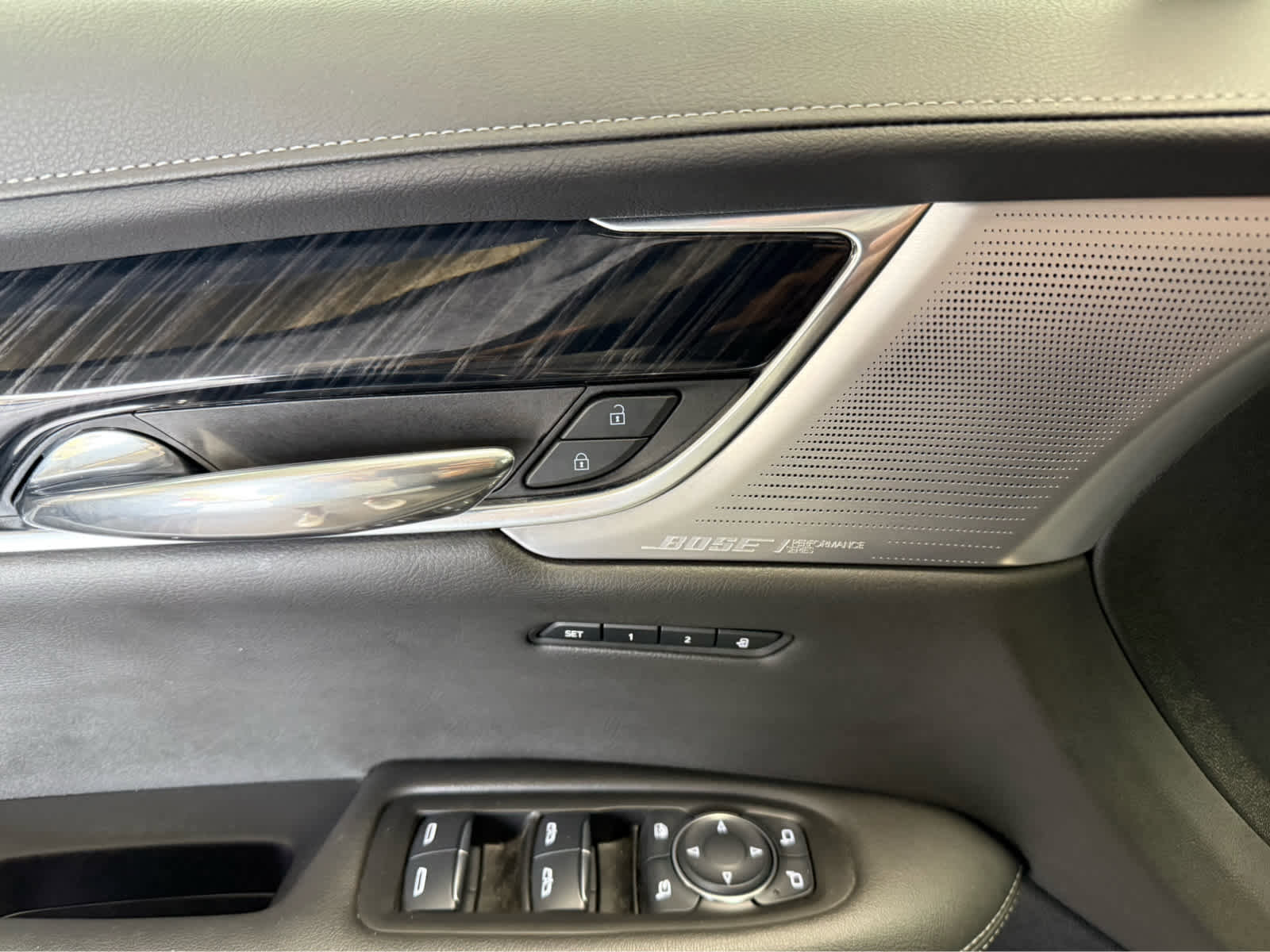 Used 2025 Cadillac XT6 Premium Luxury w/ Technology Package image 10