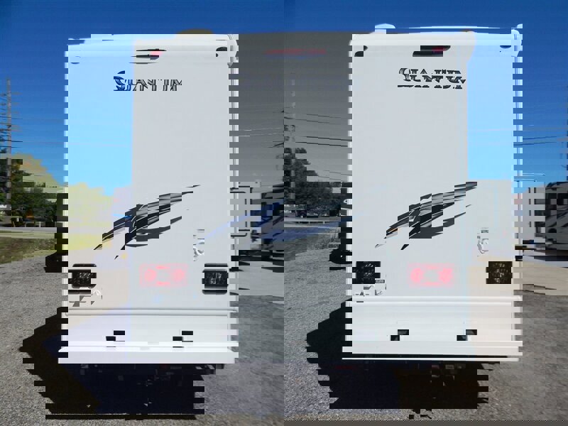 Used 2022 Ford E-450 and Econoline 450 Super Duty w/ Motorhome Prep Package image 4