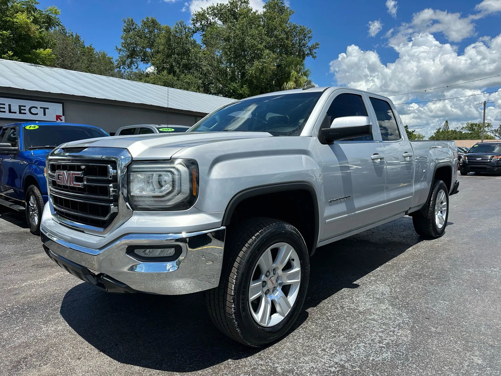 Used 2016 GMC Sierra 1500 SLE w/ SLE Value Package image 2