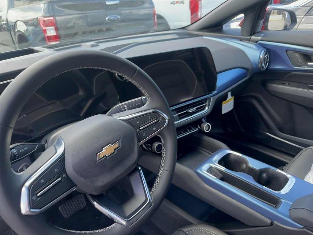 New 2025 Chevrolet Equinox EV LT w/ Convenience Package II image 3