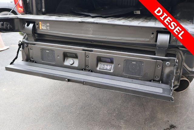 Used 2022 GMC Sierra 3500 Denali w/ Denali Black Diamond Edition image 11