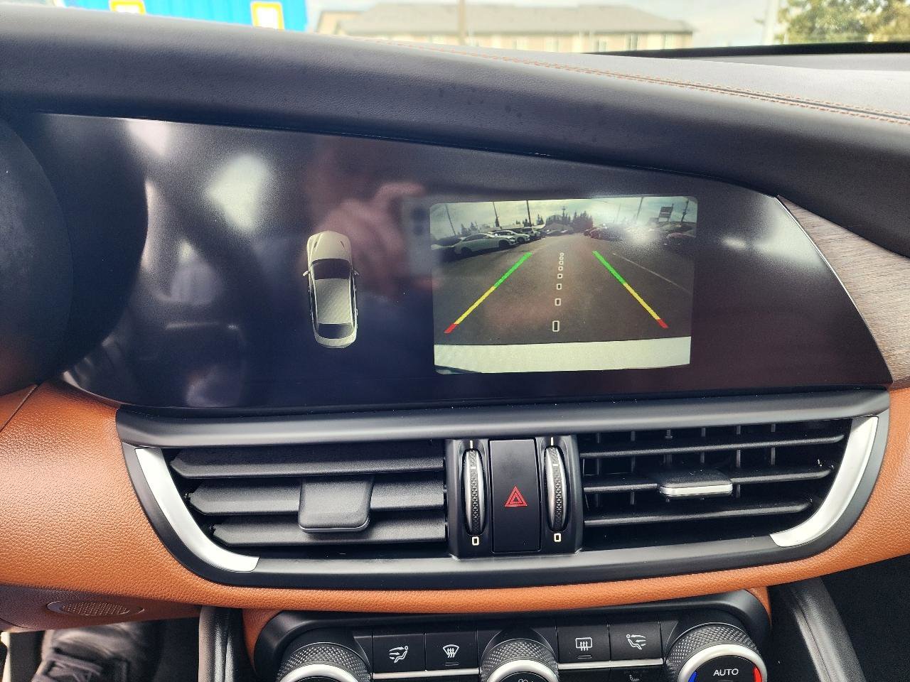 Used 2017 Alfa Romeo Giulia Ti w/ TI Lusso Package AWD/4WD image 21