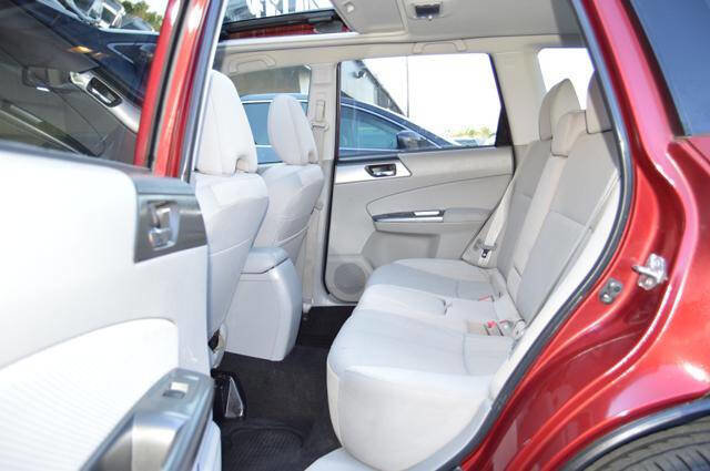 Used 2011 Subaru Forester 2.5X Premium w/ All-Weather Pkg image 12