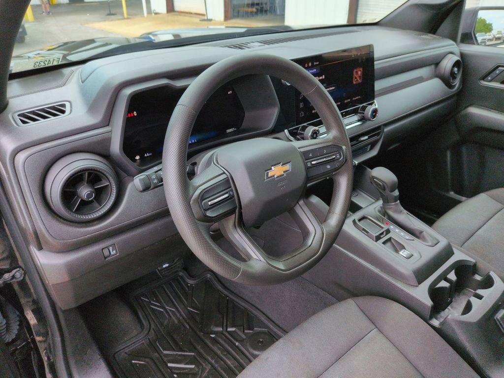 Used 2024 Chevrolet Colorado W/T RWD image 31