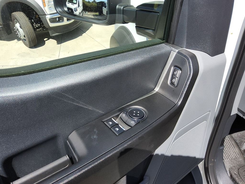 New 2026 Ford F550 2WD Regular Cab Super Duty image 6