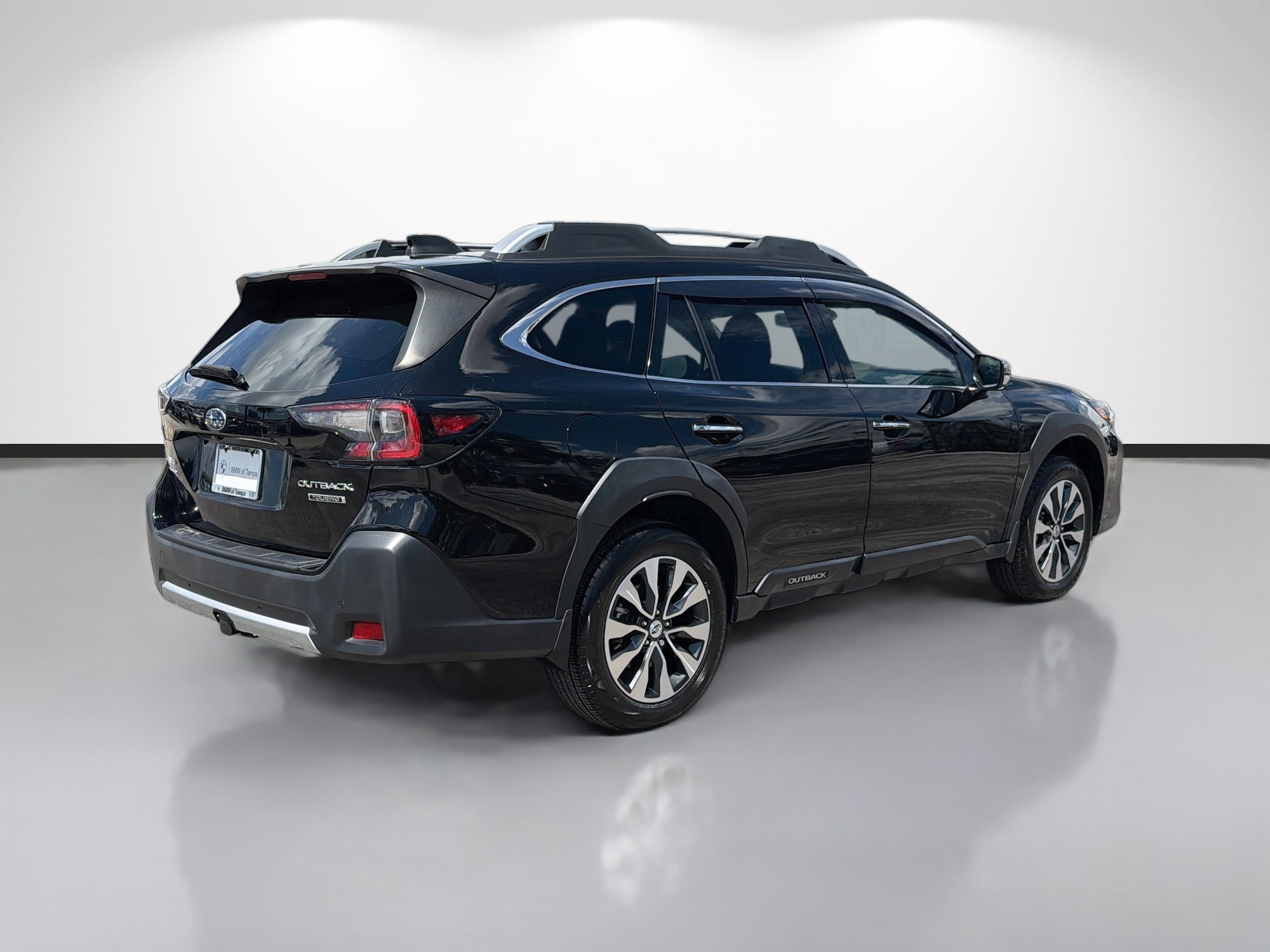 Used 2024 Subaru Outback Touring w/ Popular Package #2 AWD/4WD image 3