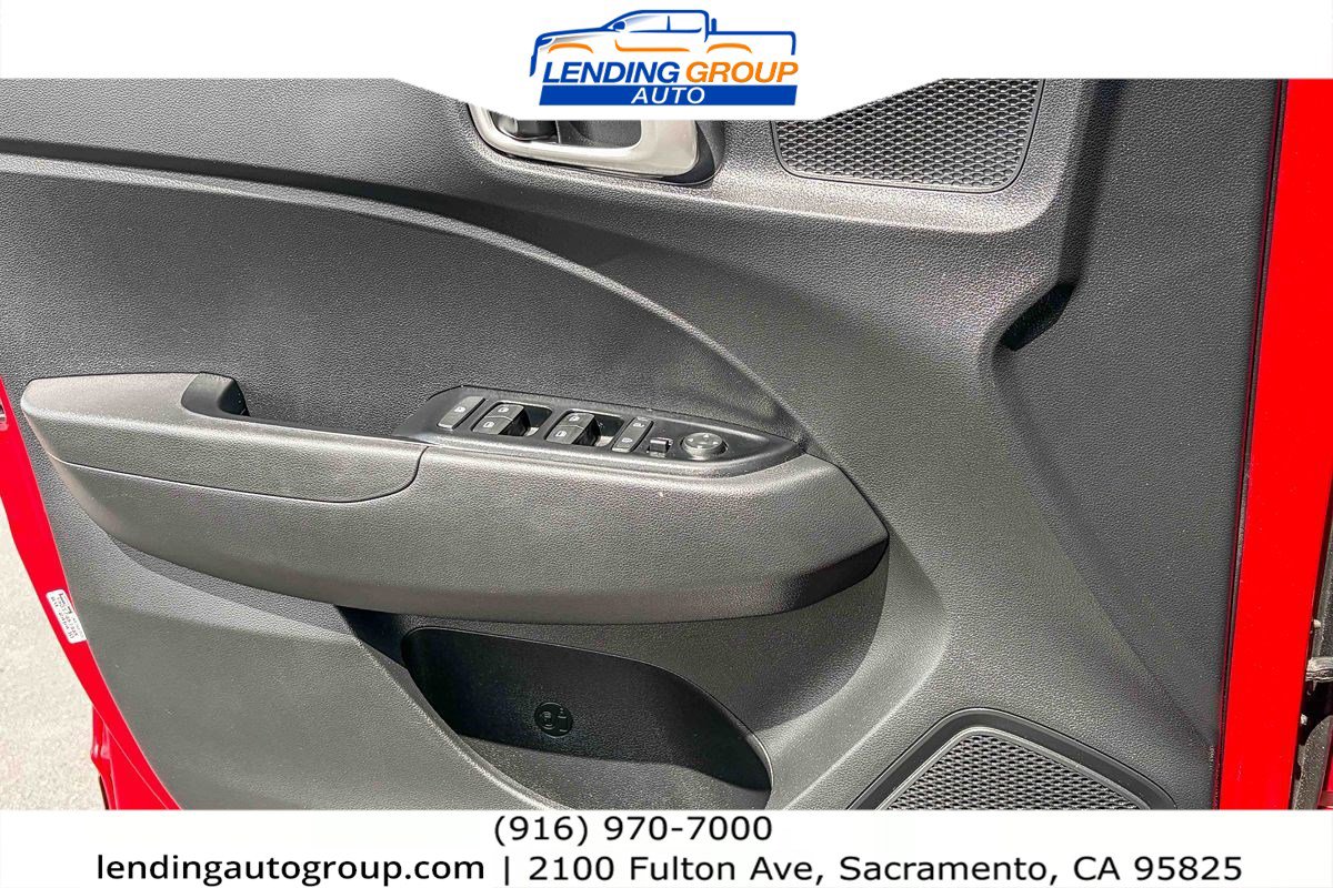 Used 2022 Hyundai Venue SEL FWD image 19