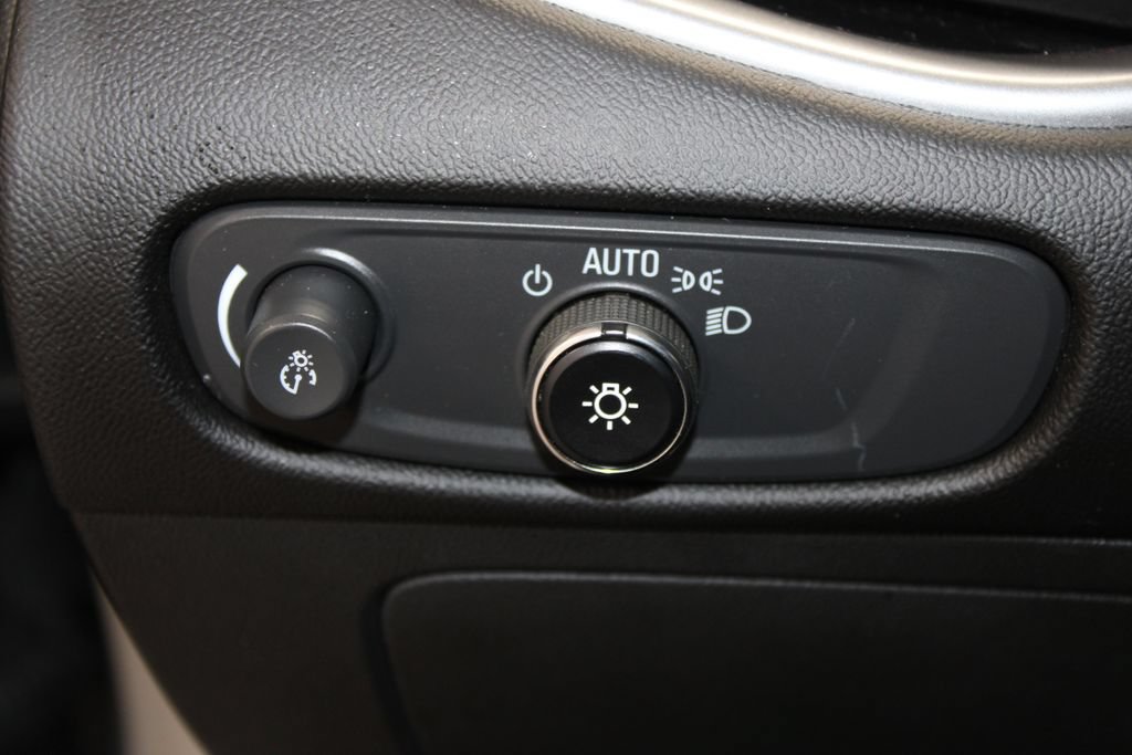 Used 2025 Chevrolet Malibu LT FWD image 44