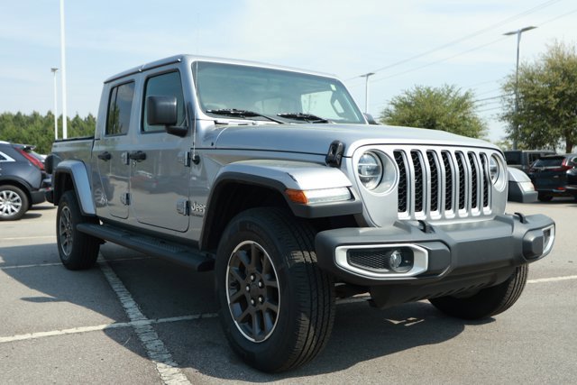 Used 2020 Jeep Gladiator Overland w/ Popular Equipment Package image 3