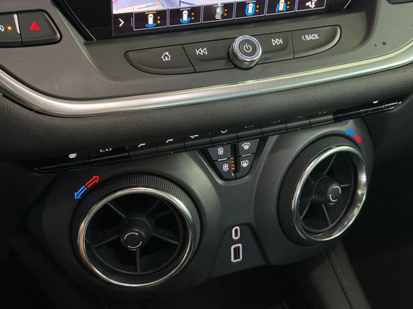 Used 2020 Chevrolet Blazer LT w/ Redline Edition AWD/4WD image 22