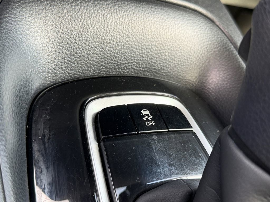 Used 2022 Toyota Corolla LE image 29