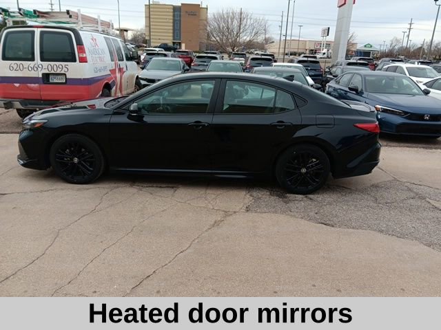 Used 2025 Toyota Camry SE image 8