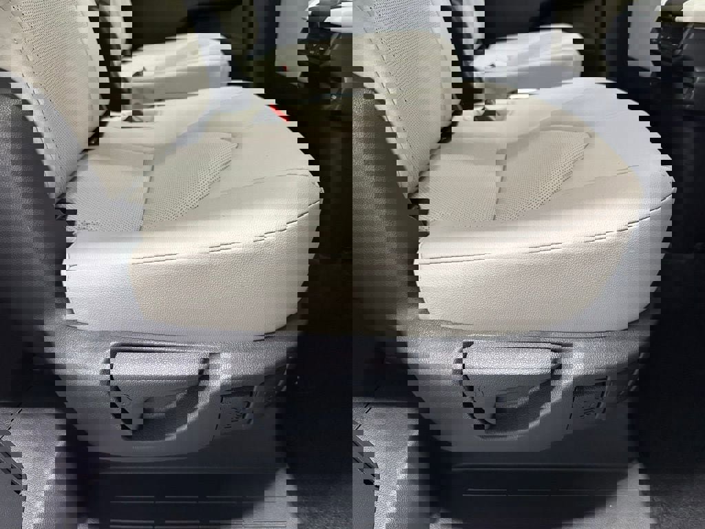 Used 2025 Toyota Grand Highlander AWD image 56