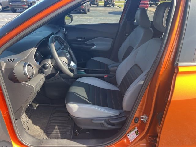 Used 2023 Nissan Kicks SR w/ SR Premium Package FWD image 6