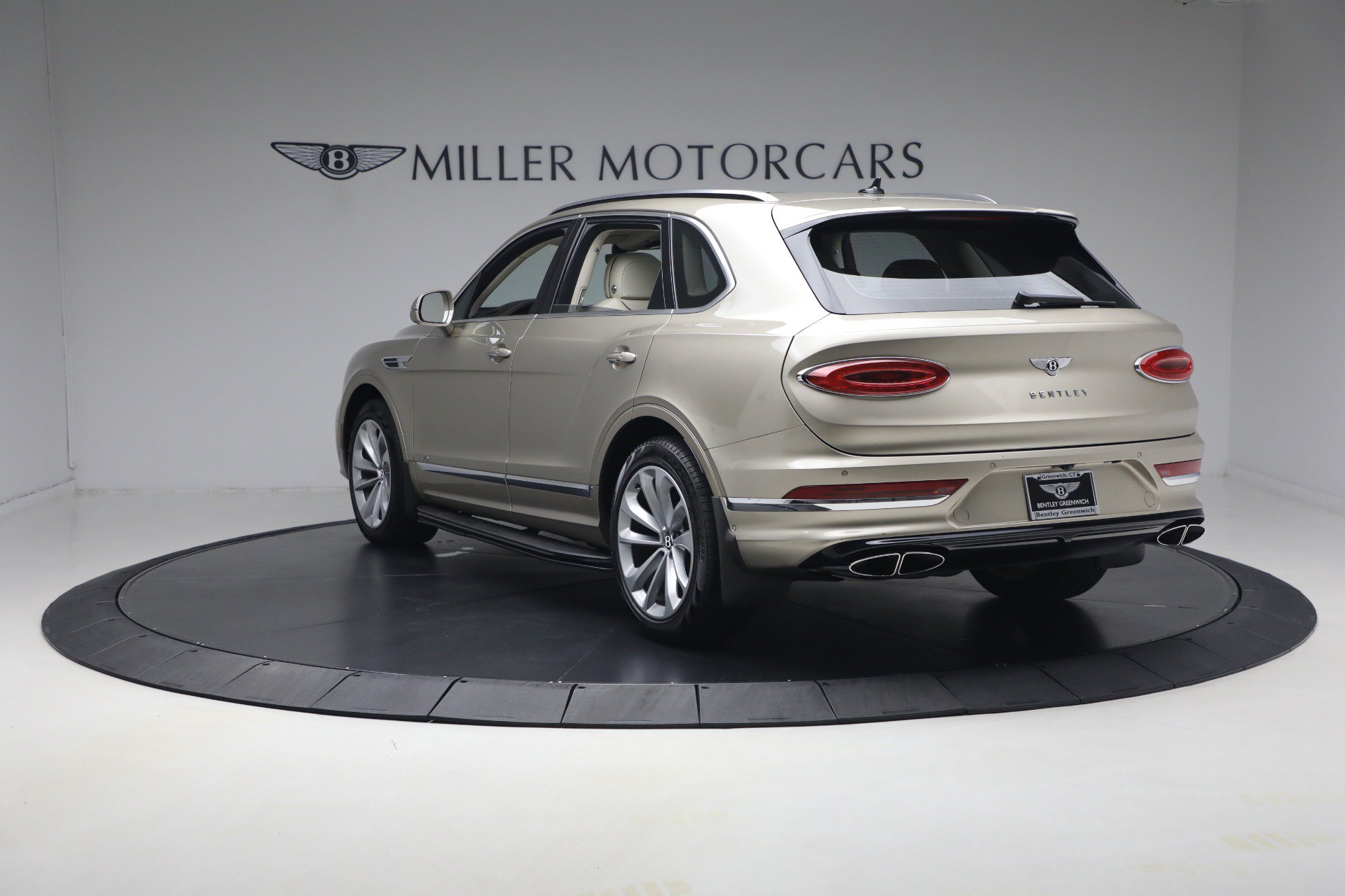 Certified 2021 Bentley Bentayga AWD/4WD image 5