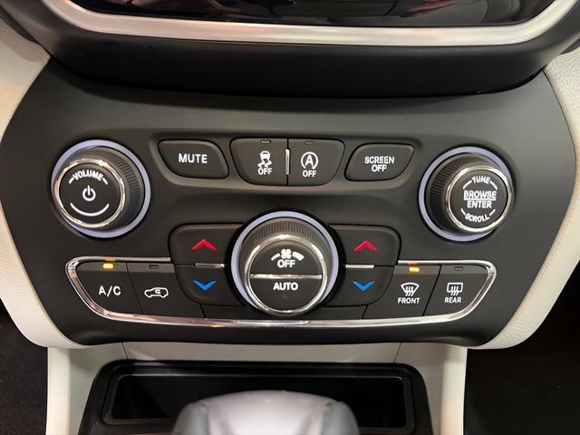 Used 2021 Jeep Cherokee Limited AWD/4WD image 10
