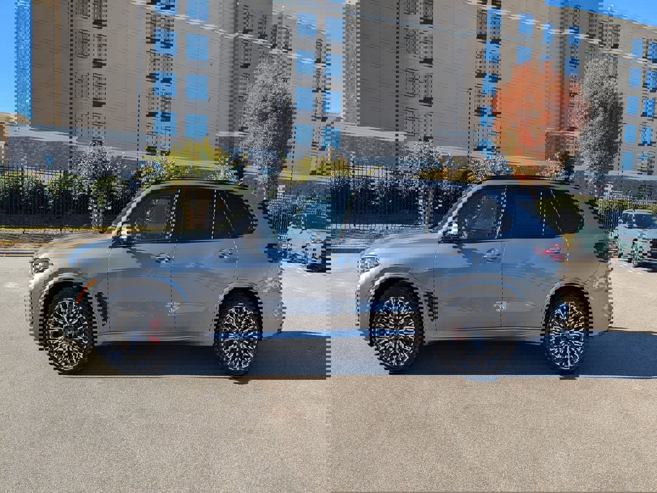 New 2026 BMW X5 xDrive40i w/ M Sport Package image 6