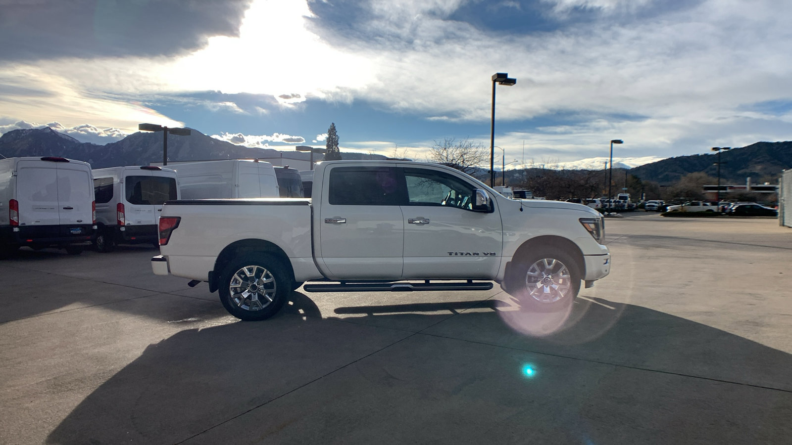 Used 2020 Nissan Titan SL w/ Moonroof Package image 6