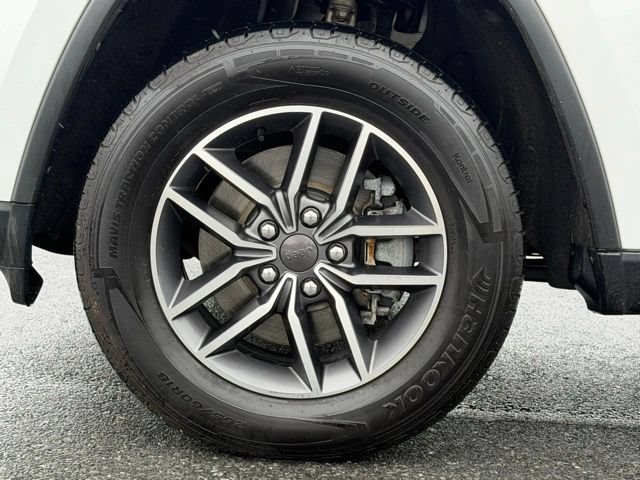 Used 2022 Jeep Grand Cherokee Limited AWD/4WD image 18